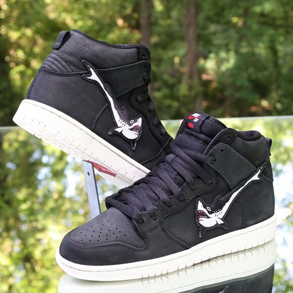 Athletic_Shoes